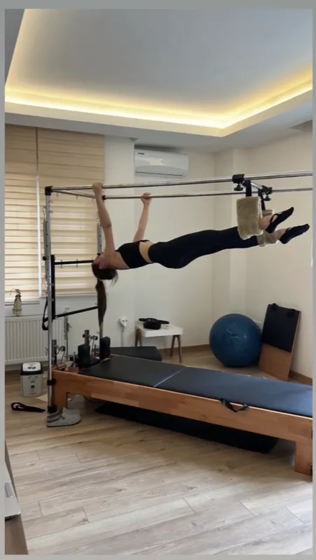 Pilates bar ile üst vücut güçlendirme egzersizi